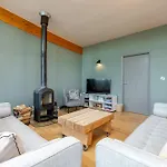 בית נופש Yorkshire Dales 4 By Together Travel - 3-bed Family Retreat